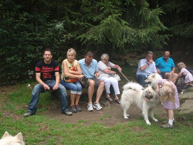 055 noch einen kleinen Umtrunk.JPG - OLYMPUS DIGITAL CAMERA